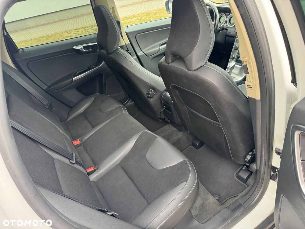 Volvo XC 60 D4 Geartronic Momentum - 10