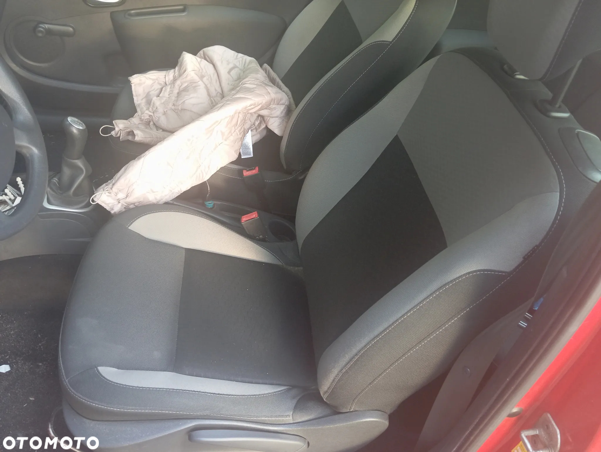 Renault Clio 1.2 16V 75 Collection - 6