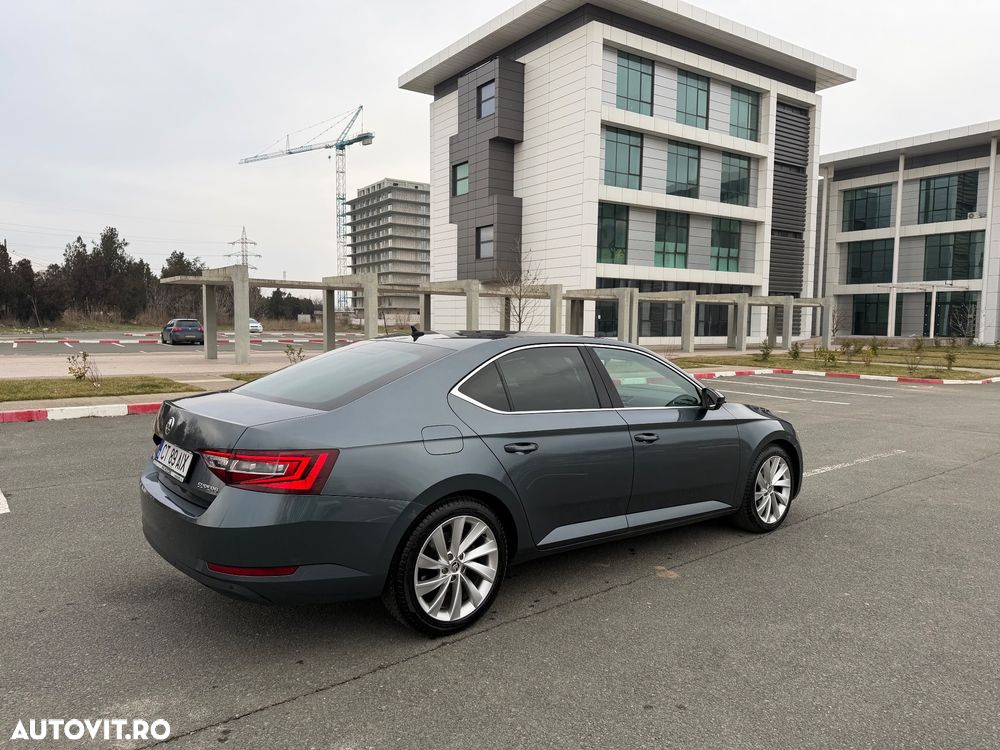 Skoda Superb 2.0 TDI DSG Style - 3