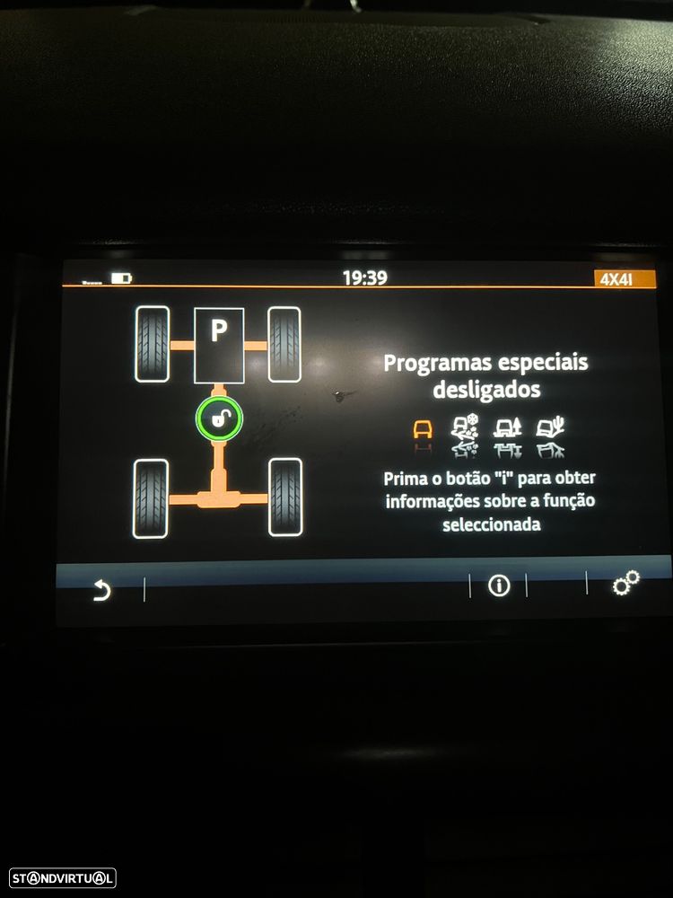 Land Rover Discovery Sport 2.0 TD4 HSE Auto - 11