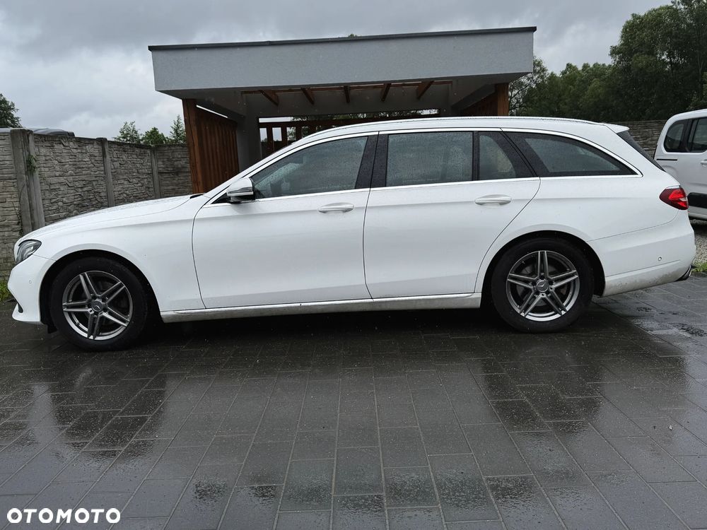 Mercedes-Benz Klasa E 200 BlueEFFICIENCY 7G-TRONIC Avantgarde - 4