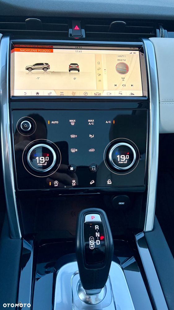 Land Rover Discovery Sport - 25