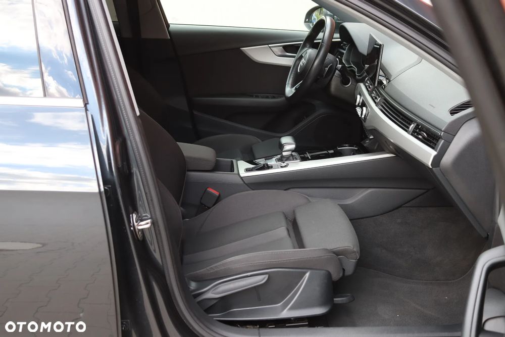 Audi A4 Avant 35 TFSI S tronic - 13