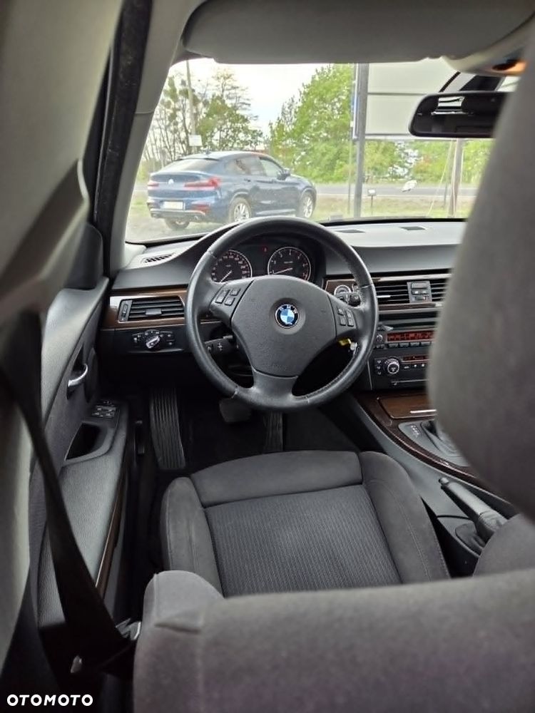 BMW Seria 3 320i - 13