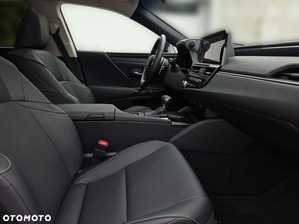 Lexus ES 300h Business Edition - 25