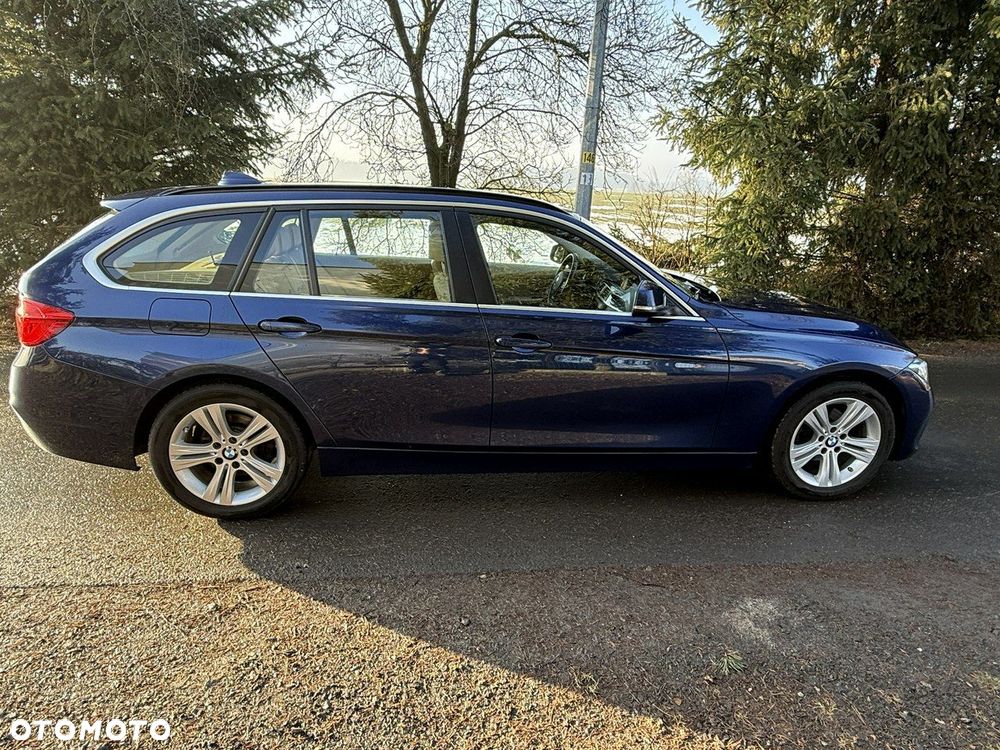 BMW Seria 3 320i Luxury Line - 11