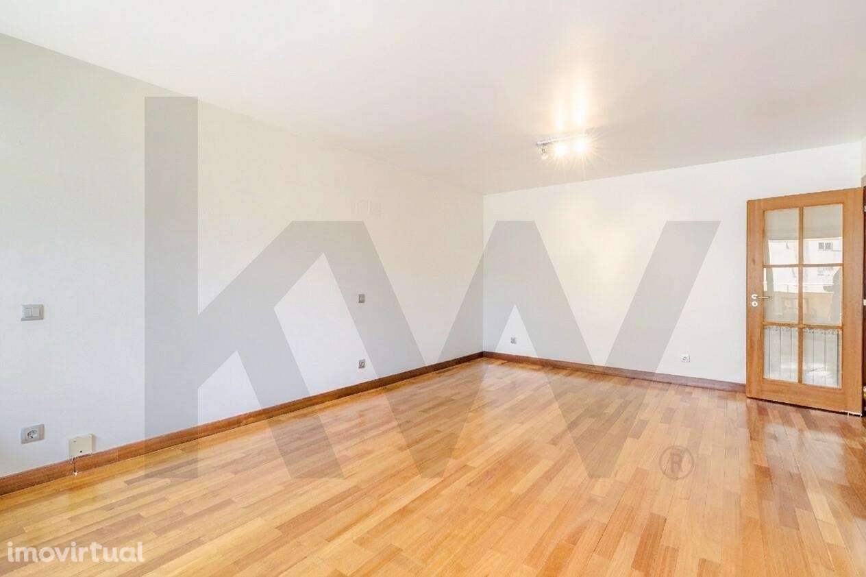 Apartamento T1 - Varanda - Condomínio privado com Piscina - Alta de Li - Grande imagem: 3/41