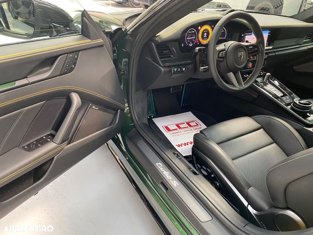 Porsche 911-TURBO-S - 12
