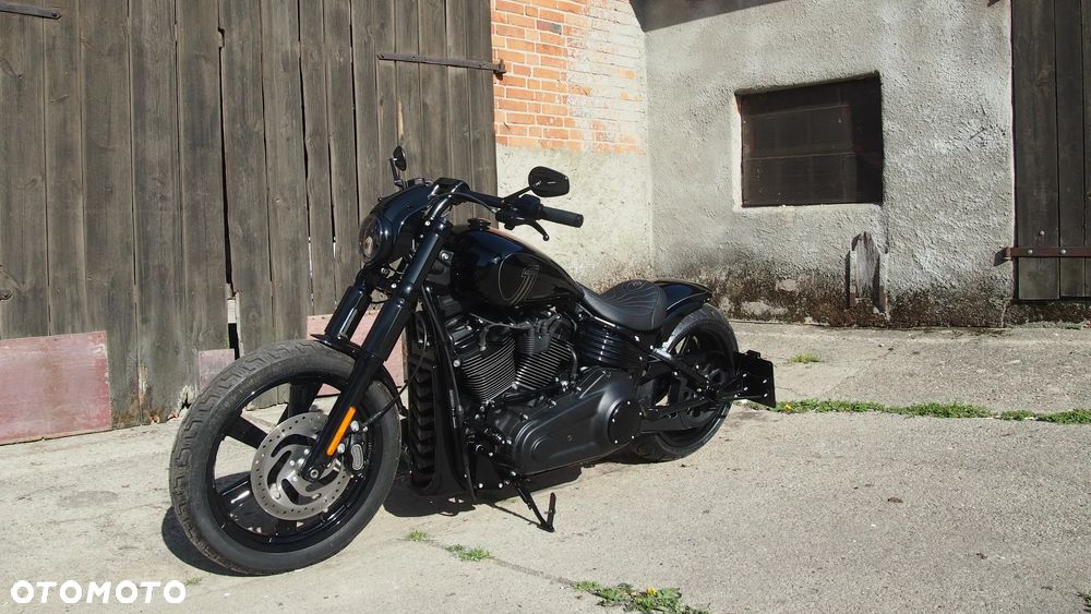 Harley-Davidson Softail Street Bob - 14