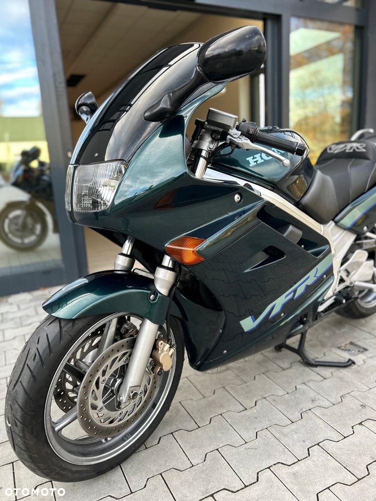 Honda VFR - 17