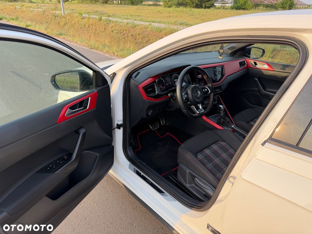 Volkswagen Polo 2.0 TSI DSG GTI - 16