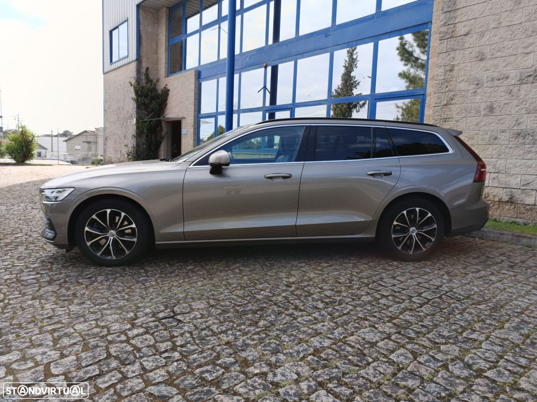 Volvo V60 2.0 B4 Momentum Plus Geartronic - 7