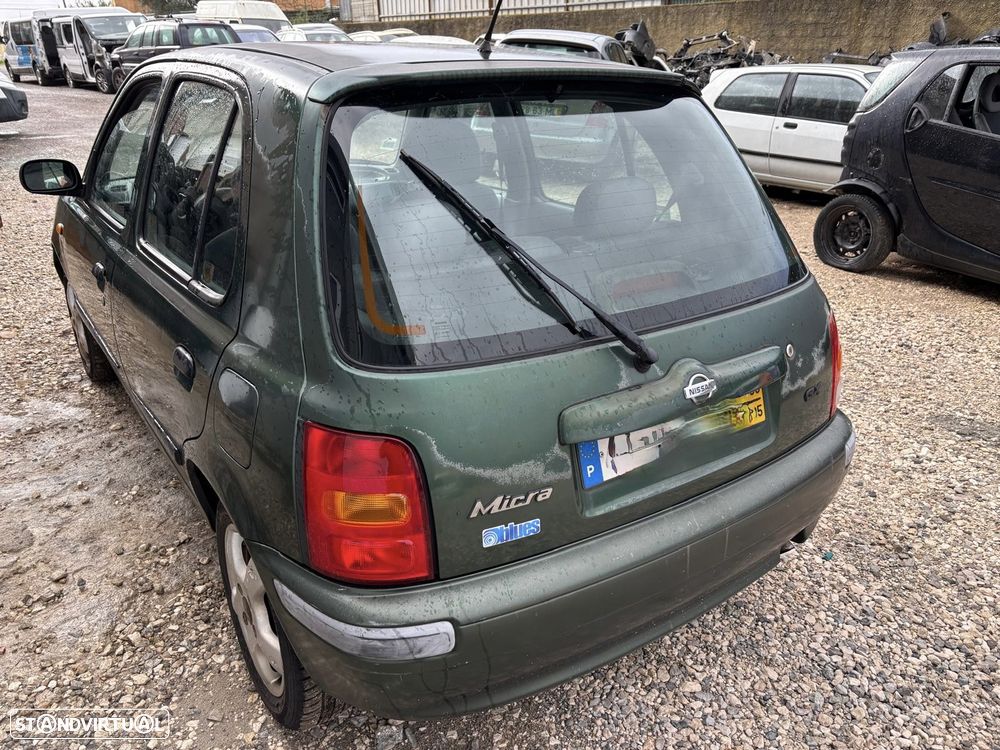 Nissan Micra K11 de 1999 para peças - 2