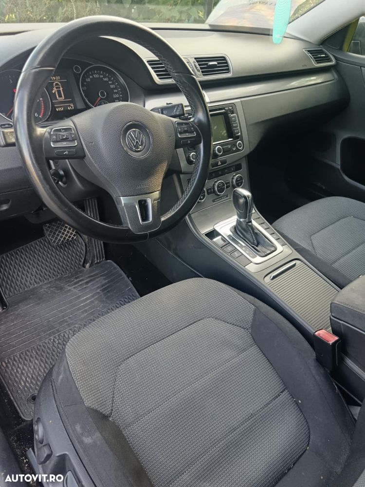 Volkswagen Passat Variant 2.0 TDI BlueMotion Technology DSG Trendline - 6