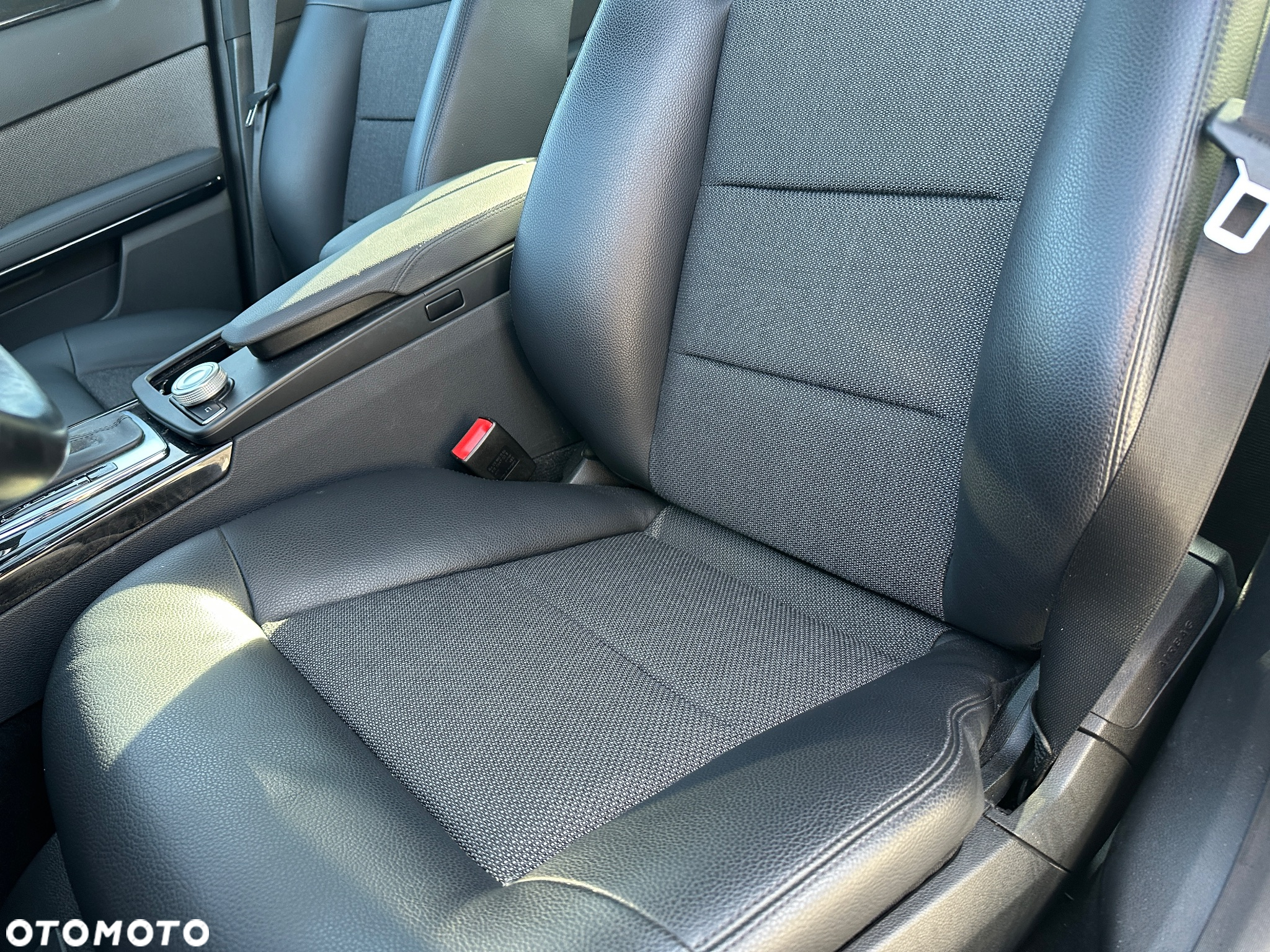 Mercedes-Benz Klasa E 200 BlueEFFICIENCY 7G-TRONIC Avantgarde - 28