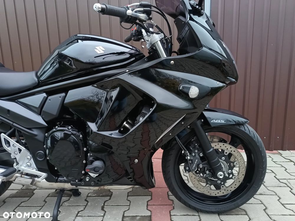 Suzuki GSX - 9