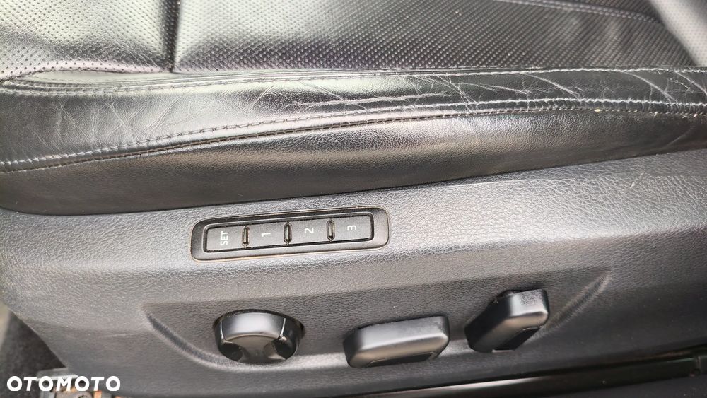 Skoda Superb 2.0 TDI L&K DSG - 29