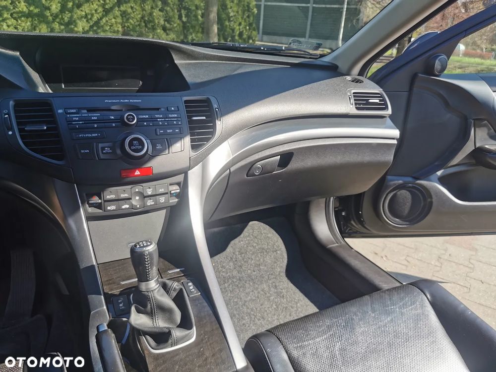 Honda Accord 2.0 Executive - 28
