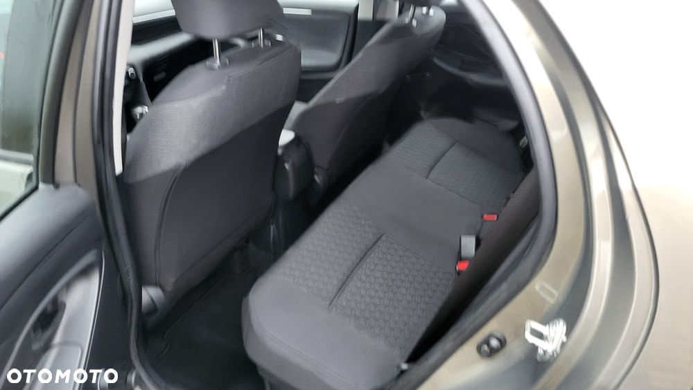 Toyota Yaris Hybrid 100 Active - 21