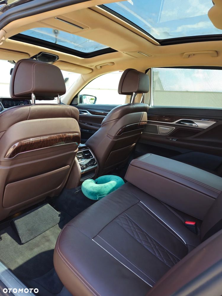BMW Seria 7 750Li Edition Exclusive - 27