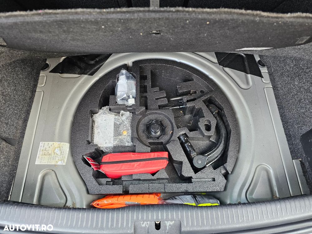 Volkswagen Golf - 27