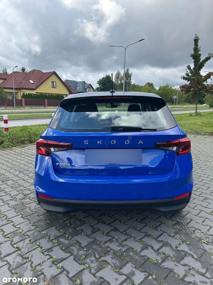Skoda Fabia 1.0 Essence - 10