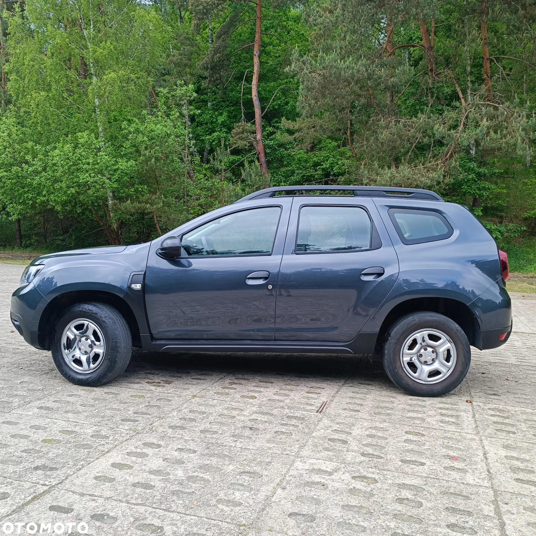 Dacia Duster TCe 100 2WD Celebration - 10