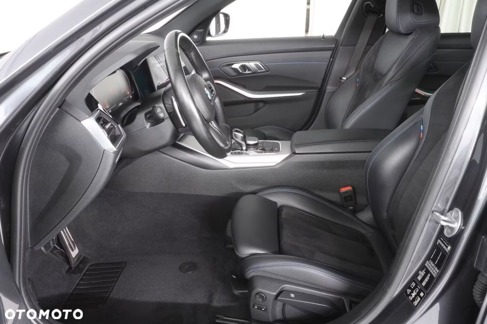 BMW Seria 3 330i xDrive M Sport sport - 18