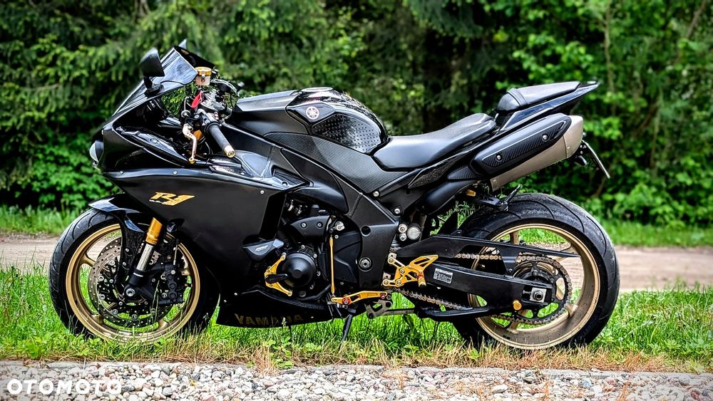 Yamaha R1 - 1
