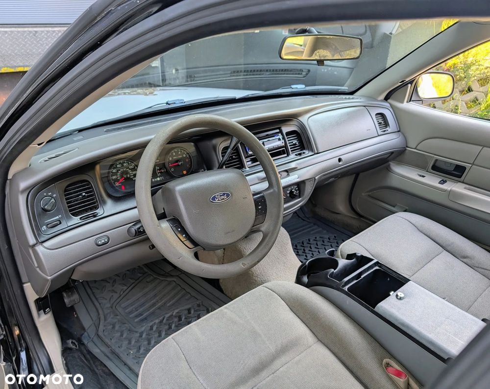 Ford Crown - 5