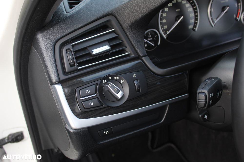 BMW Seria 5 520d - 29