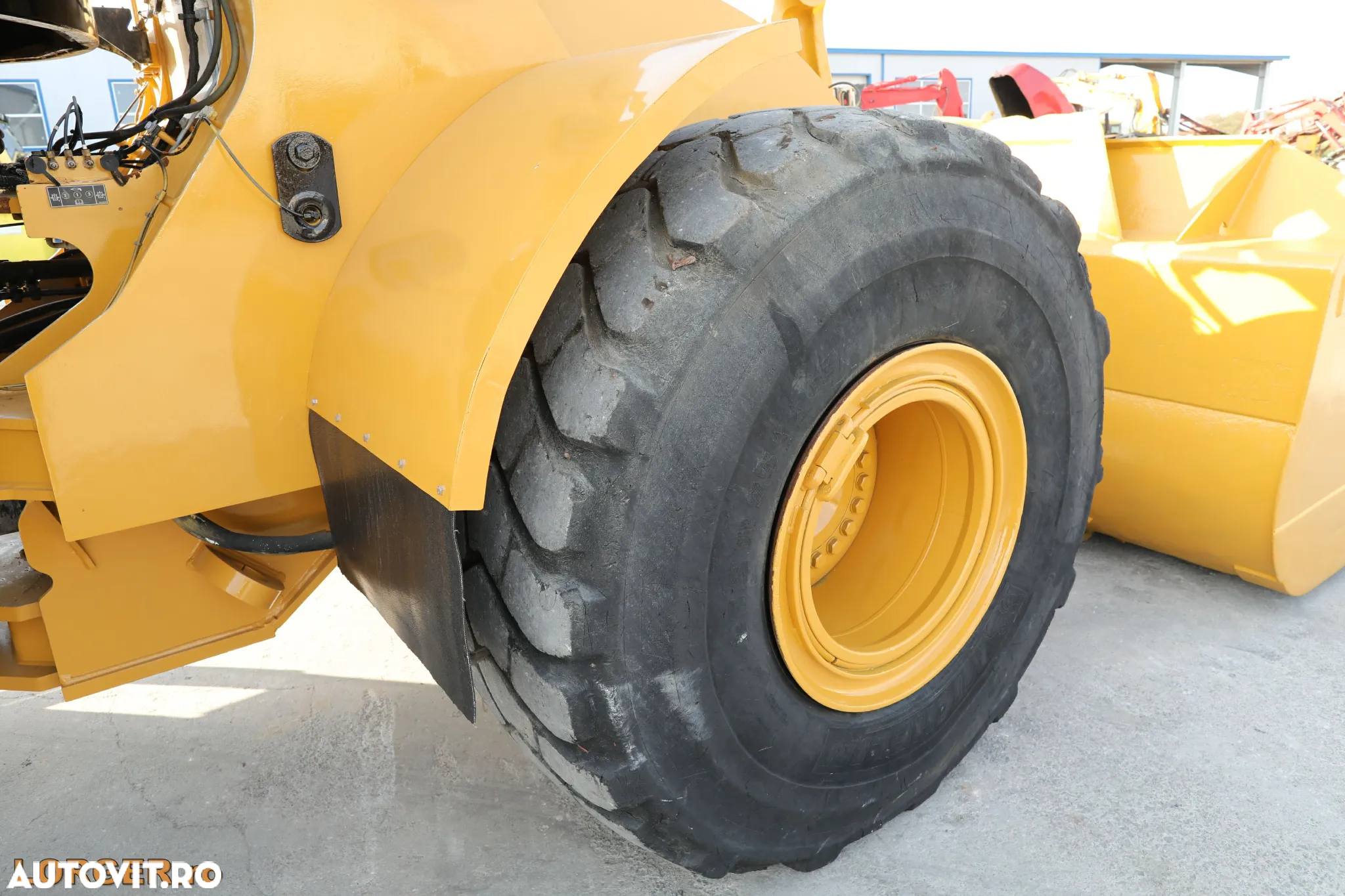 Caterpillar 966K - 19