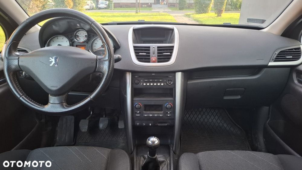 Peugeot 207 - 7