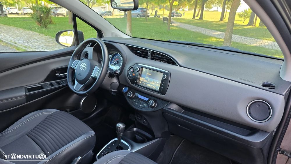 Toyota Yaris 1.5 HSD Sport+P.Luxury - 42