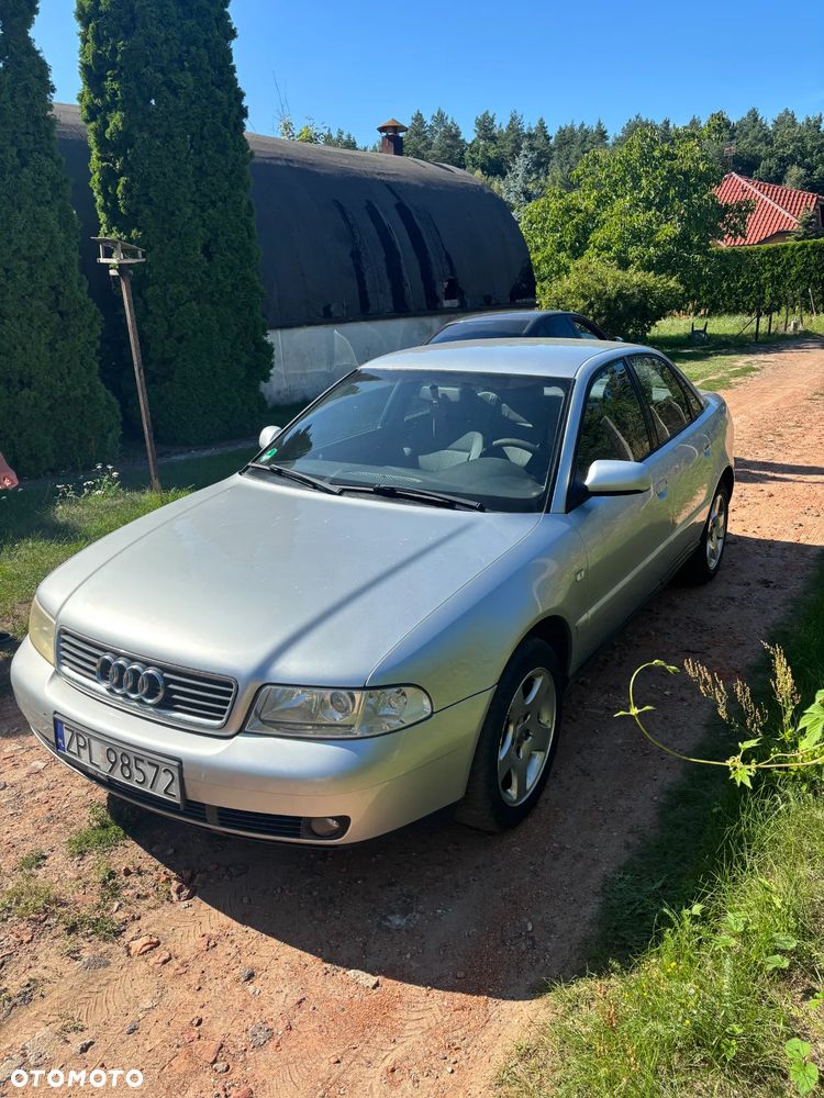 Audi A4 Limousine - 3