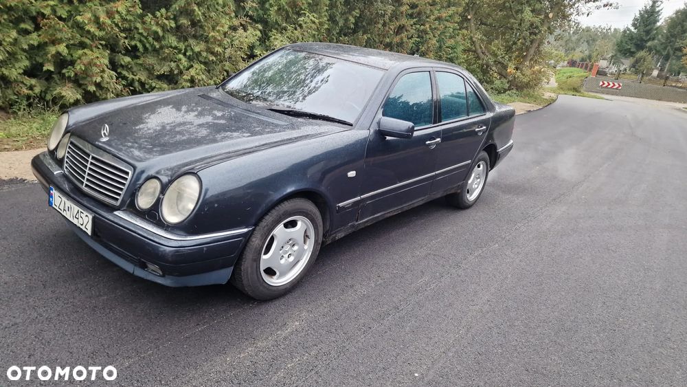 Mercedes-Benz Klasa E 300 TD Avantgarde - 4