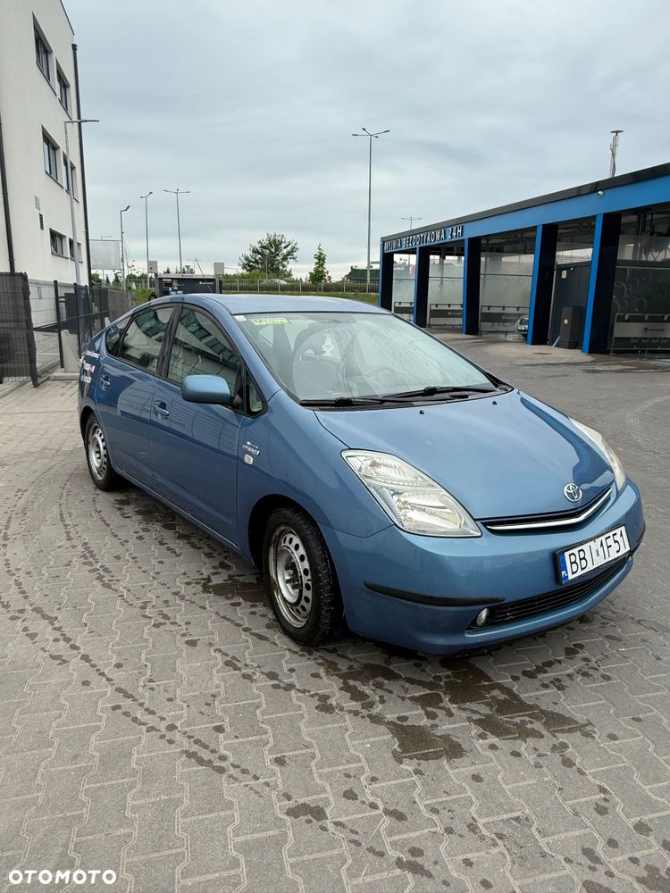 Toyota Prius 1.5 VVT-i Sol - 2