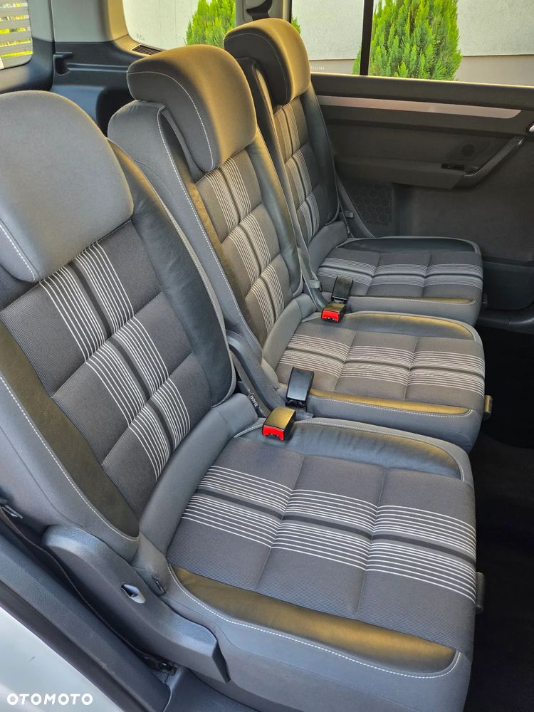 Volkswagen Touran 1.6 TDI DPF DSG MATCH - 25