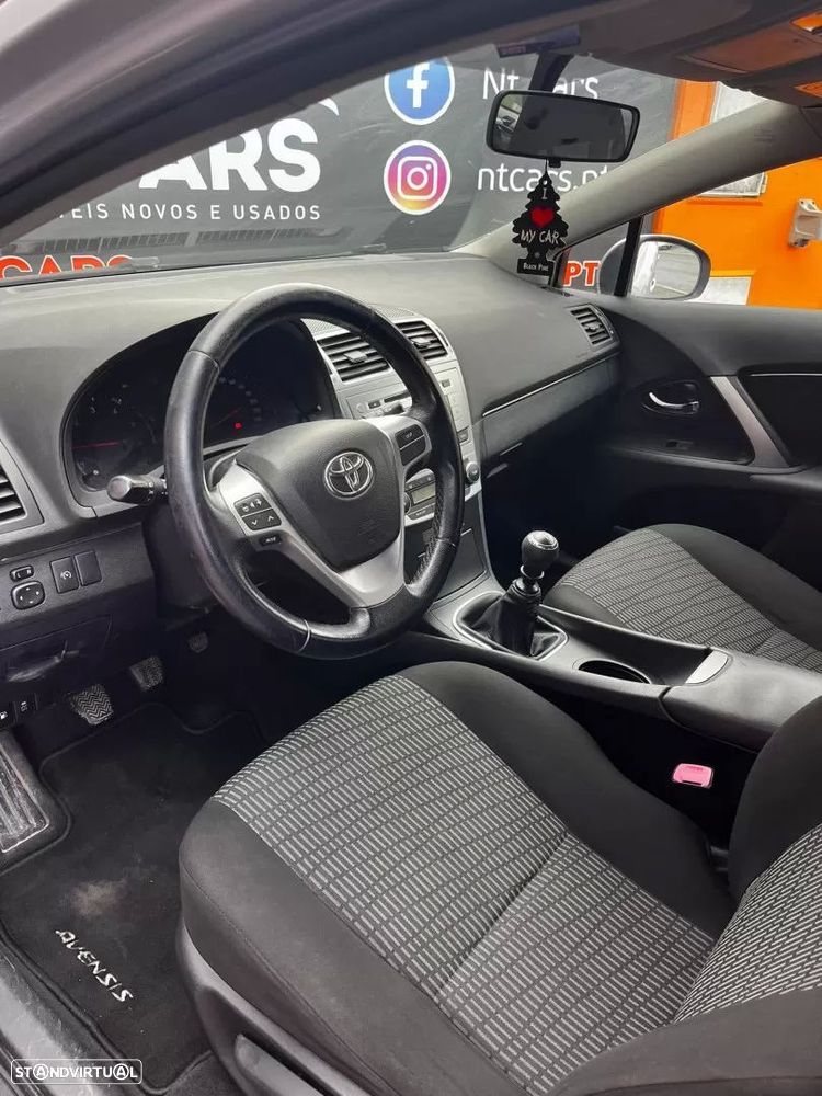 Toyota Avensis SW 2.0 D-4D Comfort - 4