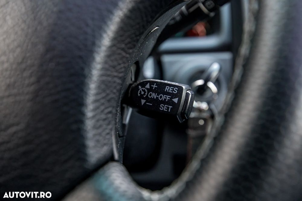 Toyota Land Cruiser - 23