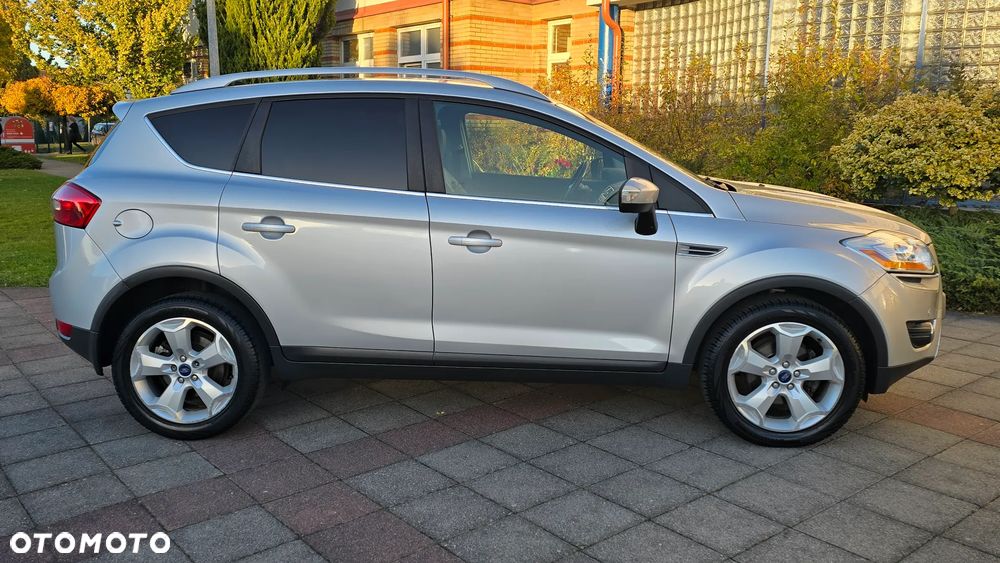 Ford Kuga 2.0 TDCi 2x4 Titanium - 8