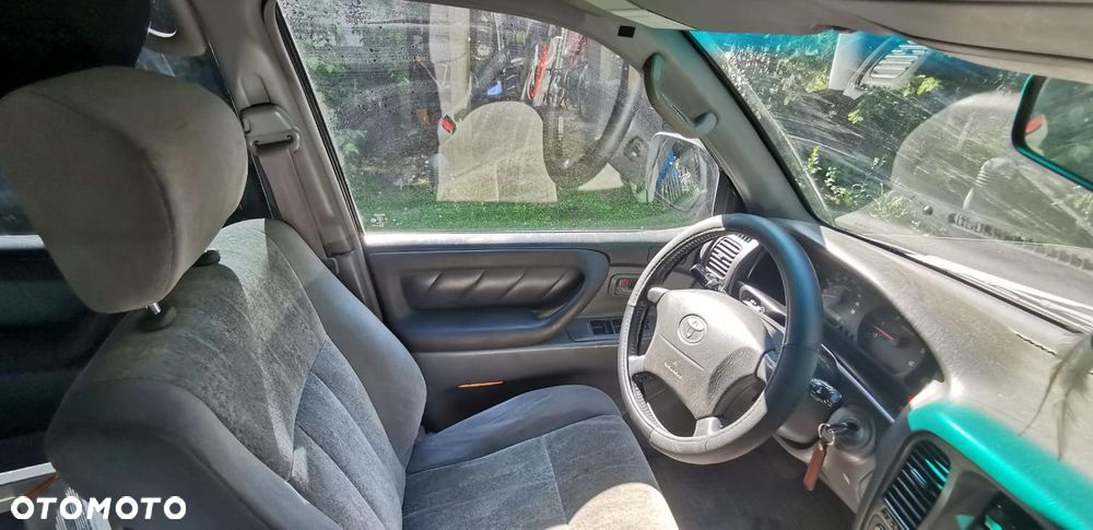 Toyota Land Cruiser 100 - 11