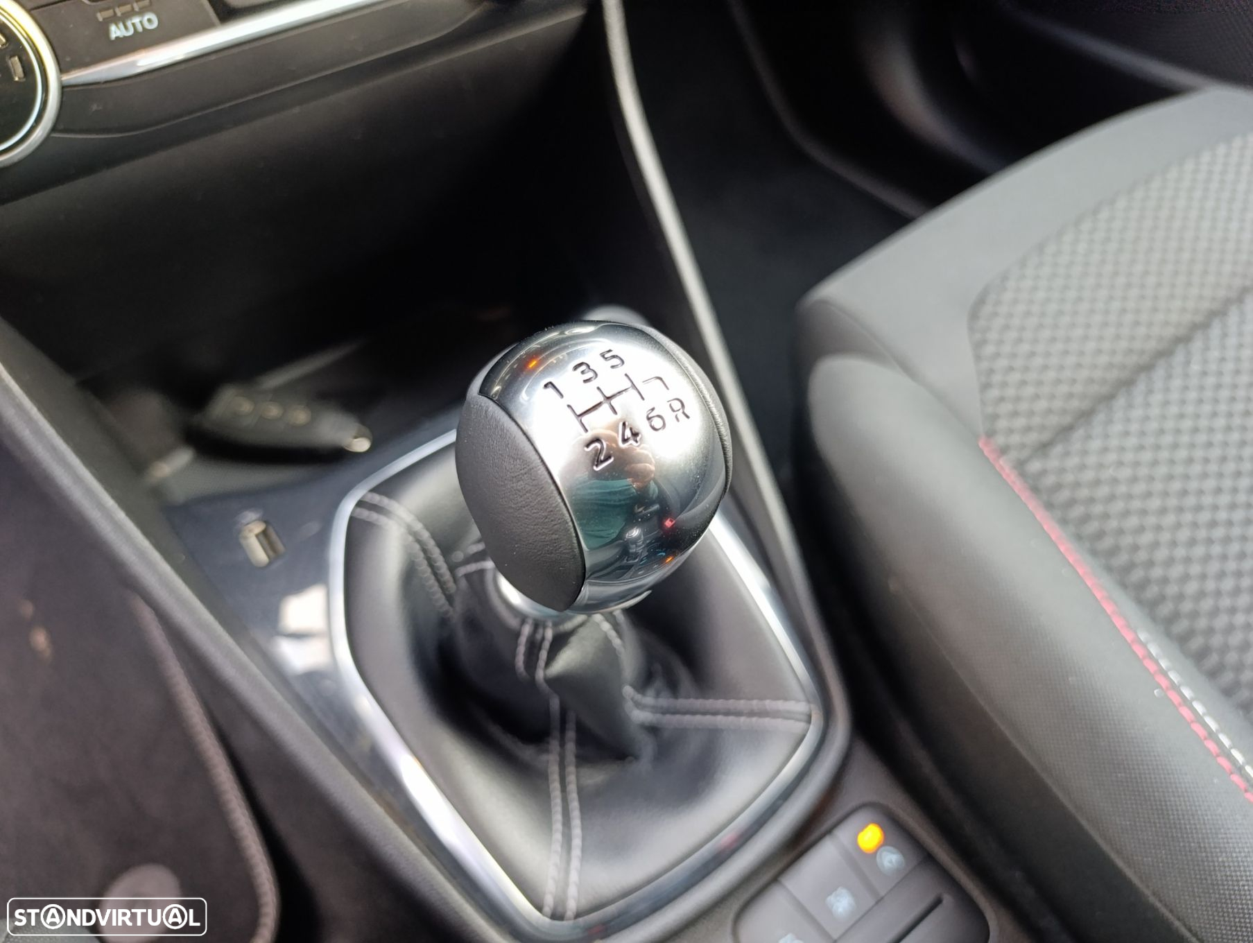 Ford Fiesta 1.0 EcoBoost ST-Line - 26