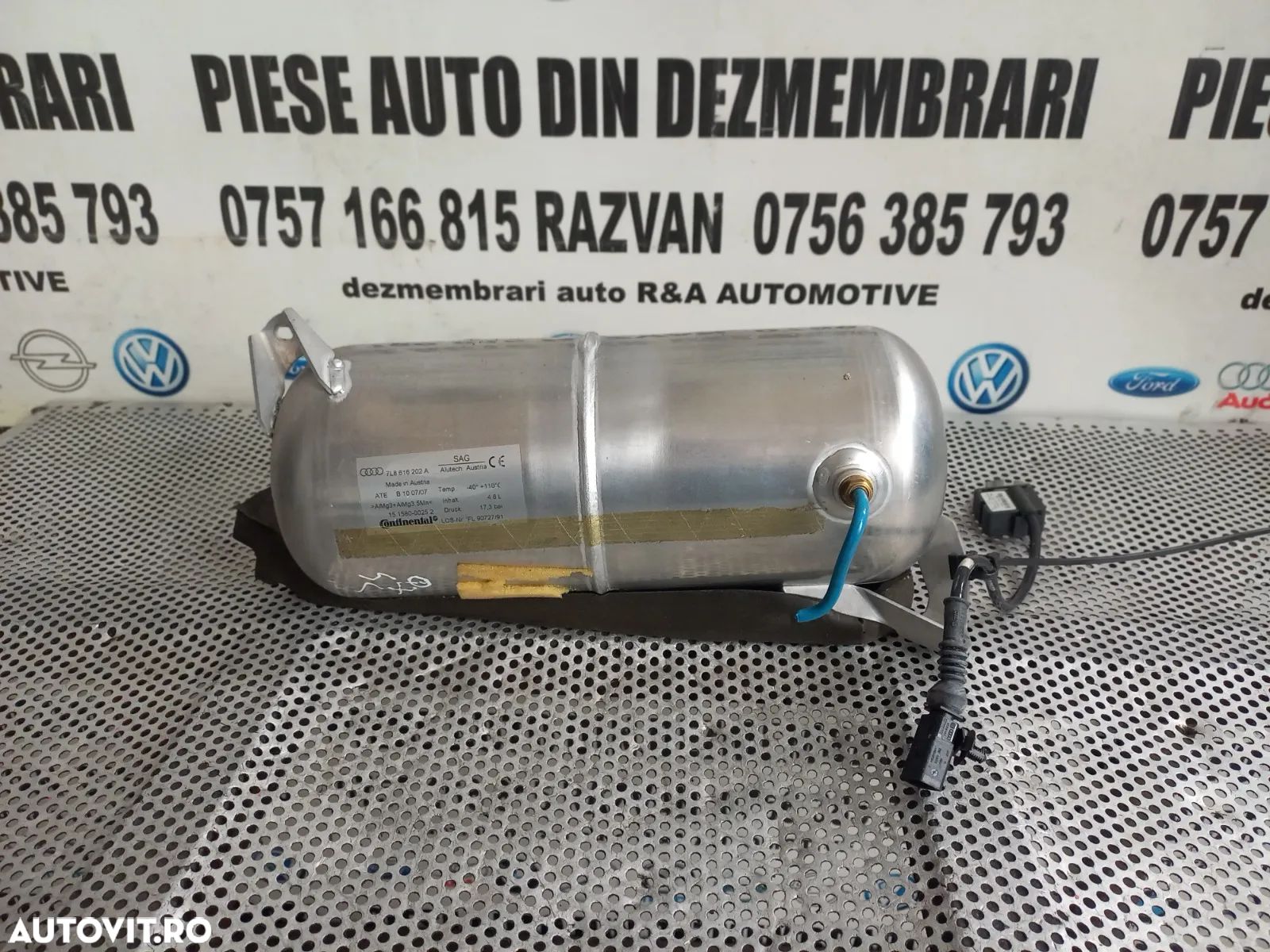 Butelie Rezervor Perne Aer Audi Q7 4L Cod 7LA An 2005-2006-2007-2008-2009-2010-2011-2012-2013-2014 - 1