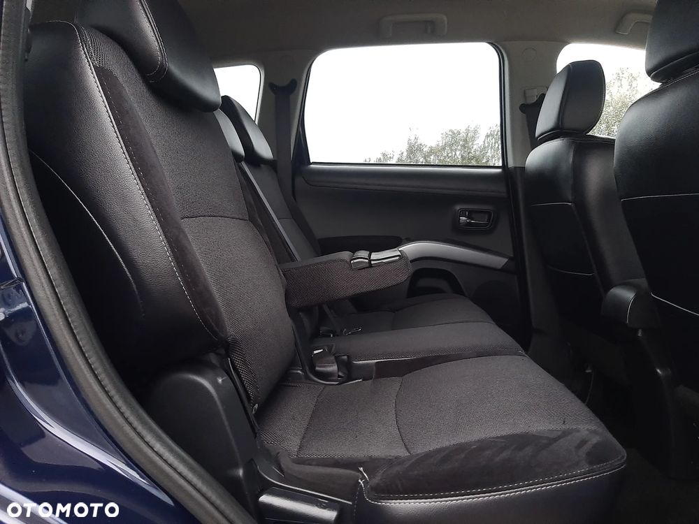 Mitsubishi Outlander 2.0 Intense 2WD CVT - 26