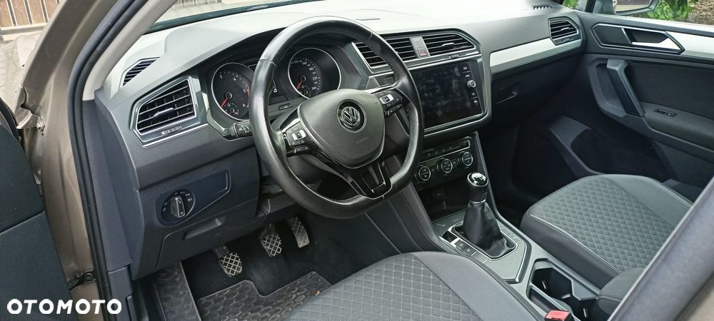 Volkswagen Tiguan - 9