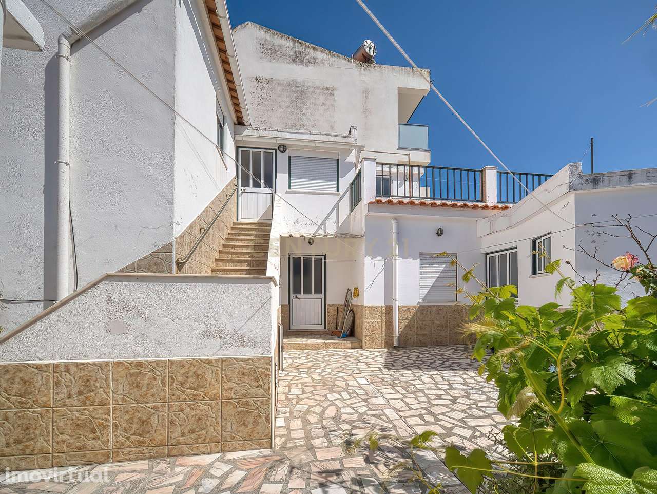 Excelente investimento Moradia T5+1 - 2 Apartamentos T2 e um Apartamen - Grande imagem: 5/35