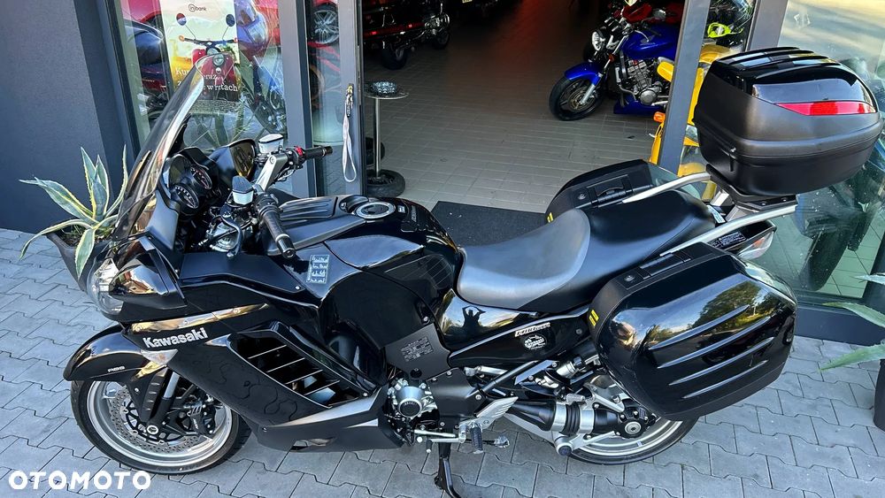 Kawasaki GTR - 23