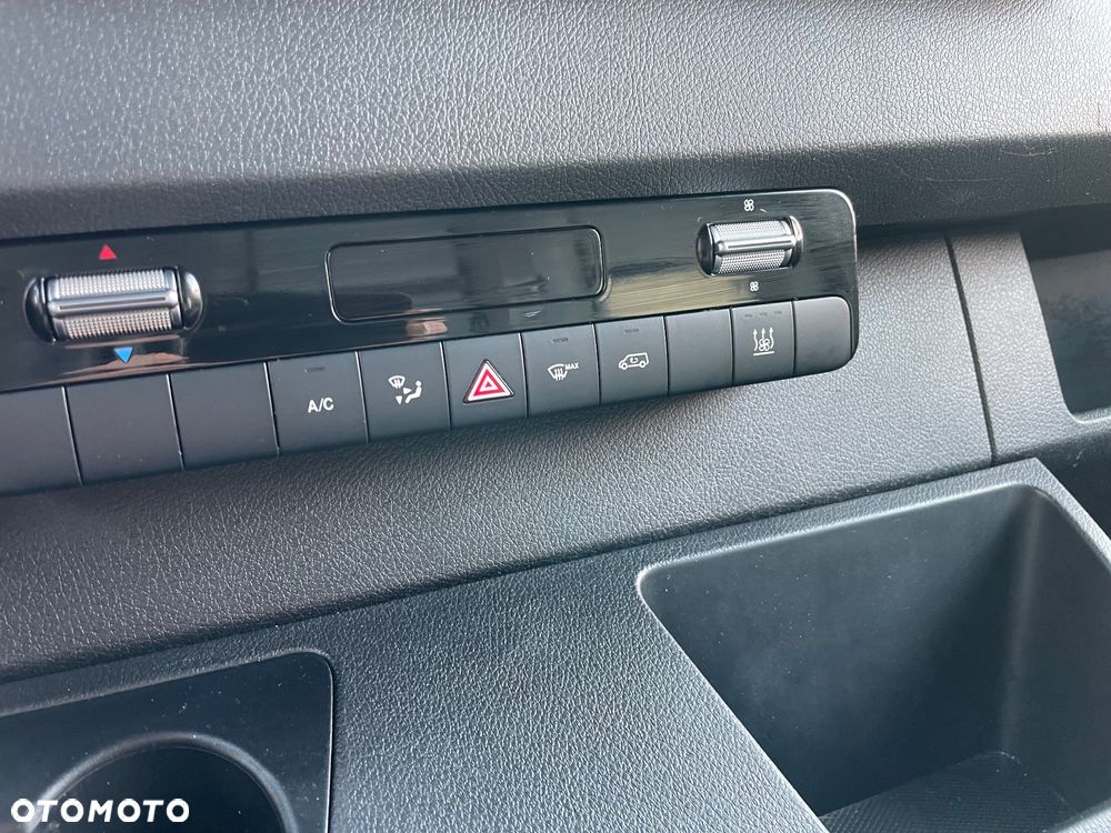 Mercedes-Benz Sprinter - 19
