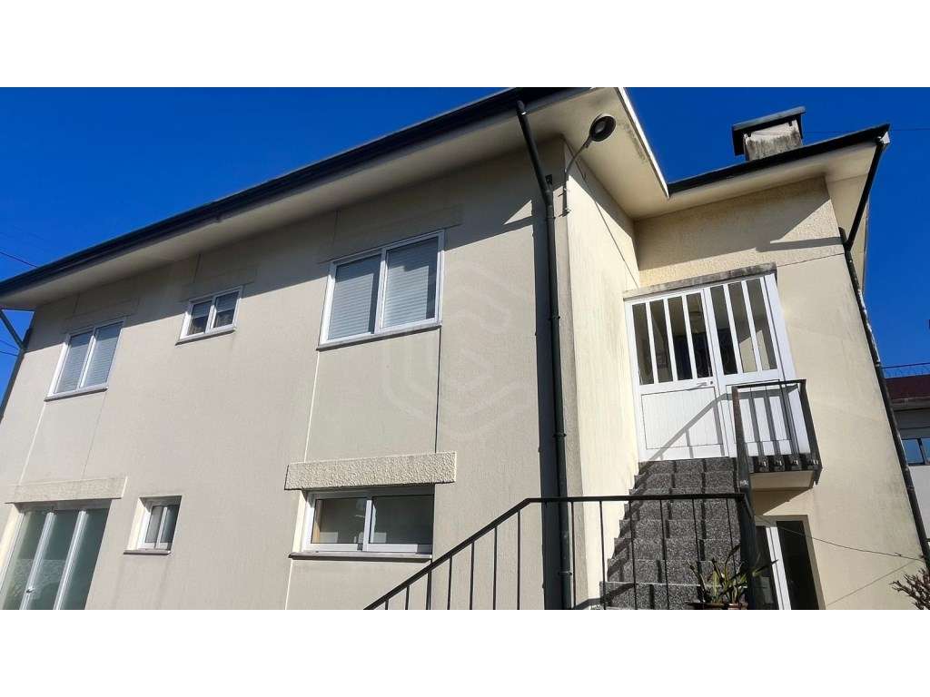 Moradia T3 usada em Lourosa com Terreno - Grande imagem: 4/30